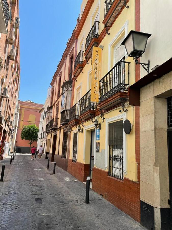 Hostal Paco'S Seville Exterior photo Calle de la Campana